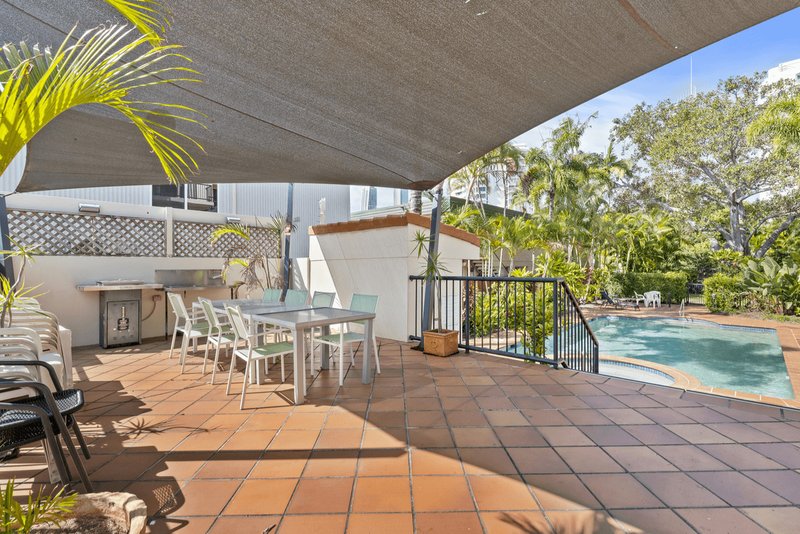 Photo - 16/3 Sunset Boulevard, Surfers Paradise QLD 4217 - Image 8