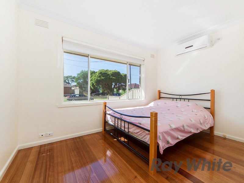 Photo - 1/63 Walmer Avenue, St Albans VIC 3021 - Image 6