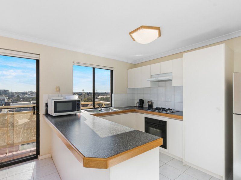 Photo - 16/30 Bronte Street, East Perth WA 6004 - Image 5