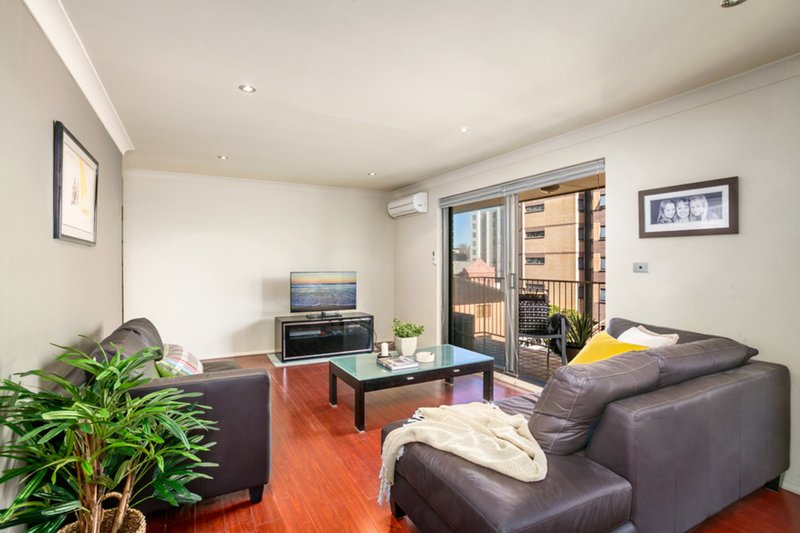 Photo - 16/30 Market Street, Wollongong NSW 2500 - Image 2