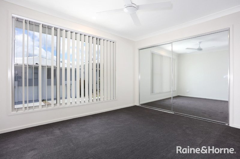 Photo - 163/63 Watercress Boulevard, Redbank Plains QLD 4301 - Image 9