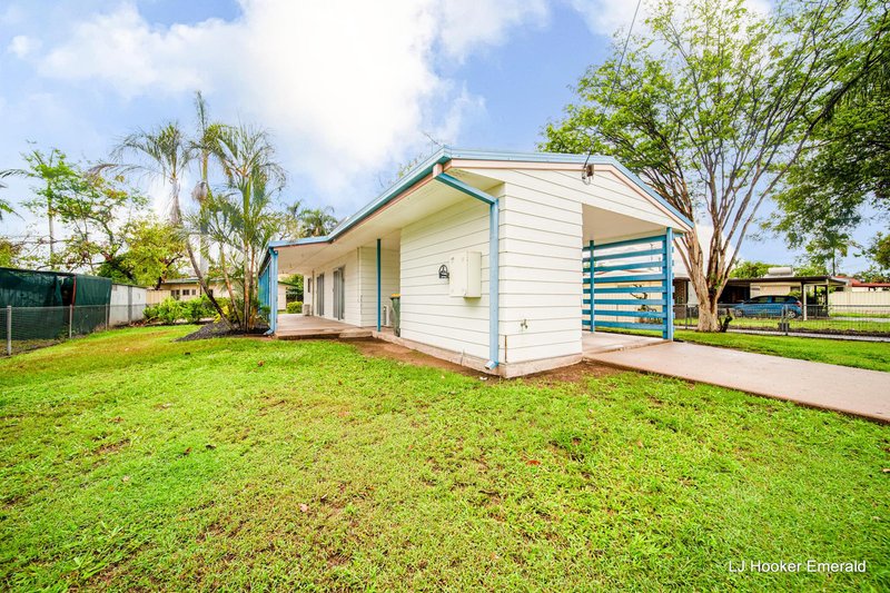 Photo - 164 Borilla Street, Emerald QLD 4720 - Image 2