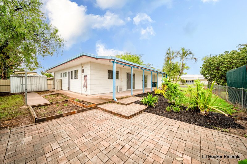 Photo - 164 Borilla Street, Emerald QLD 4720 - Image 3