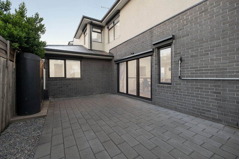 Photo - 1/64 Darebin Boulevard, Reservoir VIC 3073 - Image 17