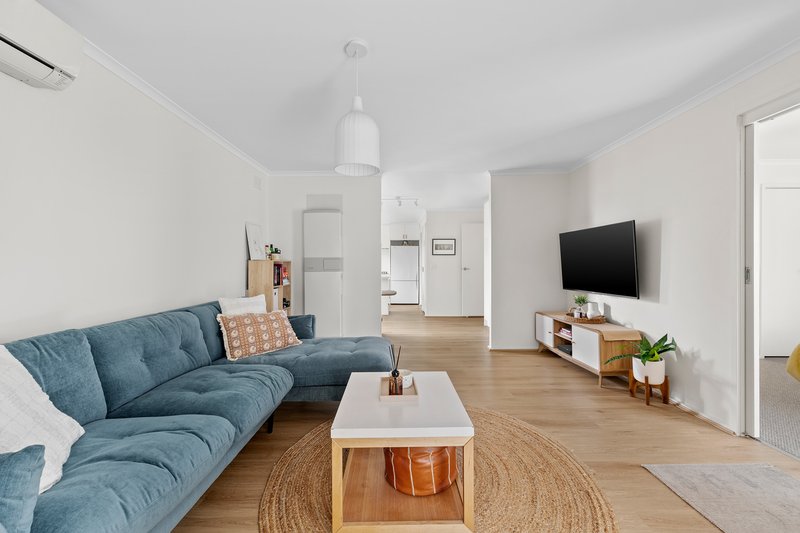 Photo - 1/64 Edward Street, Macleod VIC 3085 - Image 3