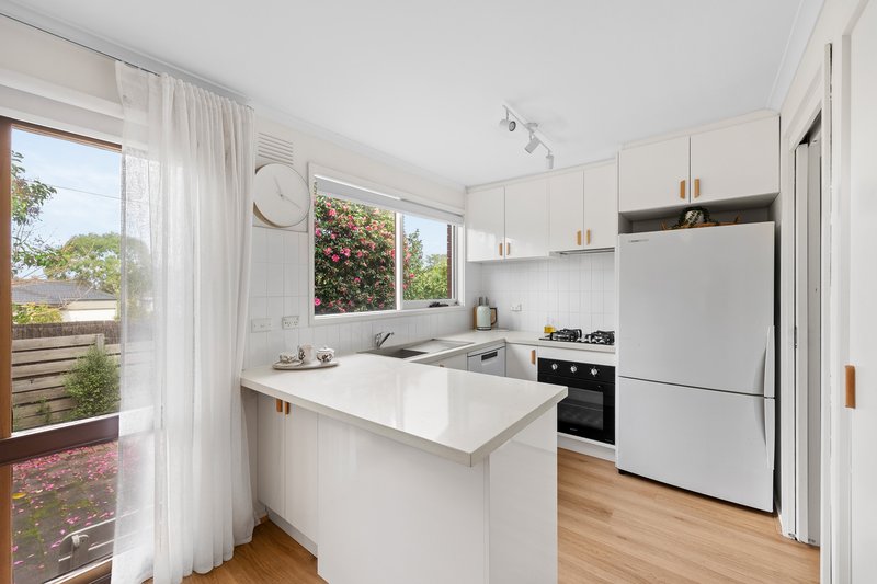 Photo - 1/64 Edward Street, Macleod VIC 3085 - Image 8