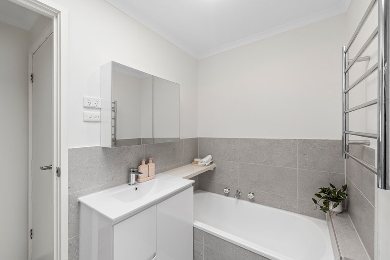 Photo - 1/64 Edward Street, Macleod VIC 3085 - Image 11