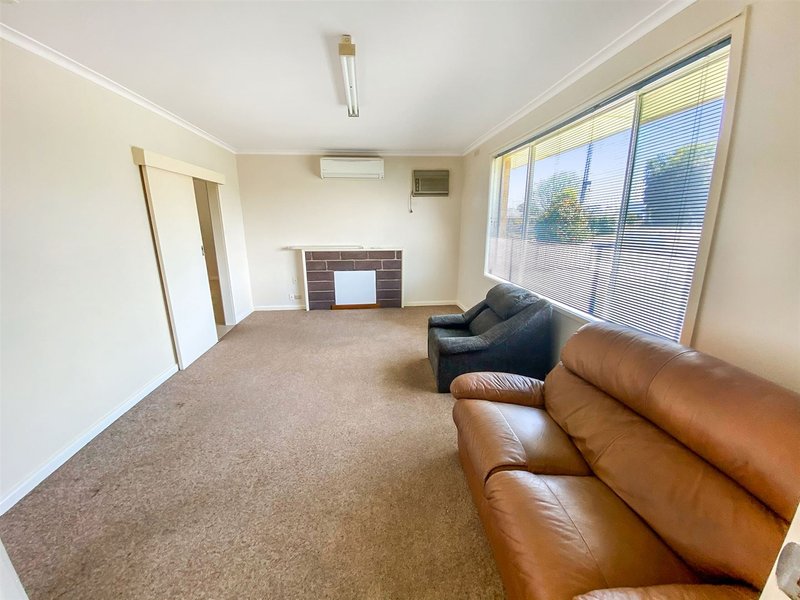 Photo - 1/64 James Street, Yarram VIC 3971 - Image 11