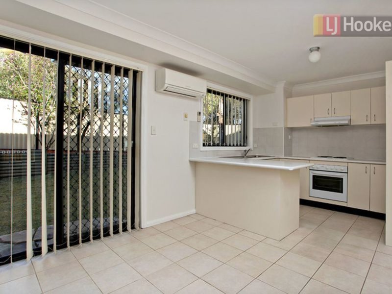 Photo - 16/4 Nolan Place, Seven Hills NSW 2147 - Image 2