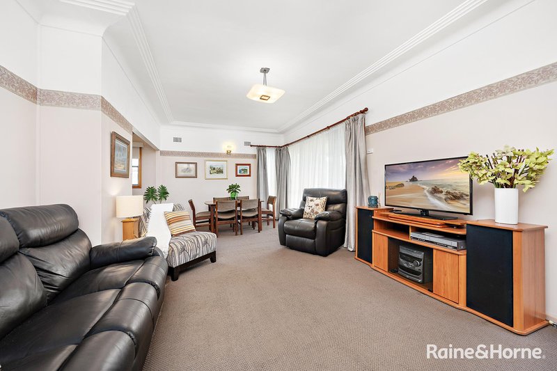 Photo - 164 Parkes Street, Helensburgh NSW 2508 - Image 2