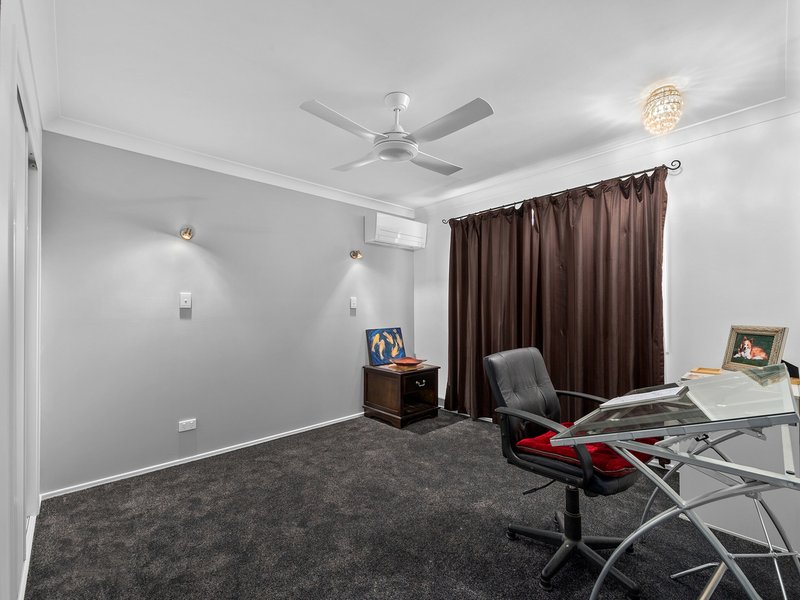 Photo - 164 Saturn Crescent, Bridgeman Downs QLD 4035 - Image 14