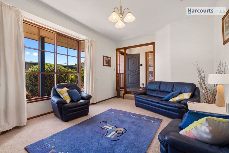 Photo - 164 The Cove Road, Hallett Cove SA 5158 - Image 5