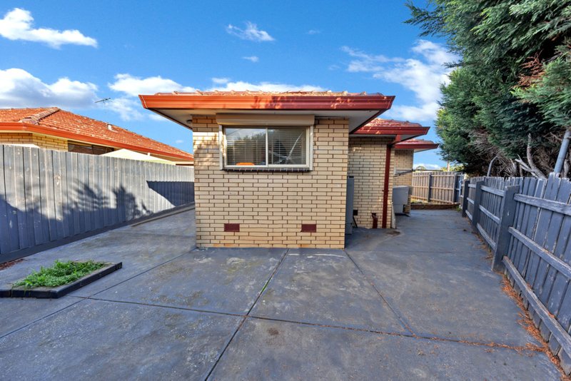 Photo - 1/64 Waratah Street, Thomastown VIC 3074 - Image 10