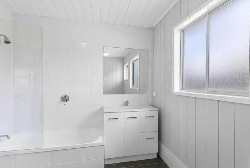 Photo - 1/64 Windsor Place, Deception Bay QLD 4508 - Image 5