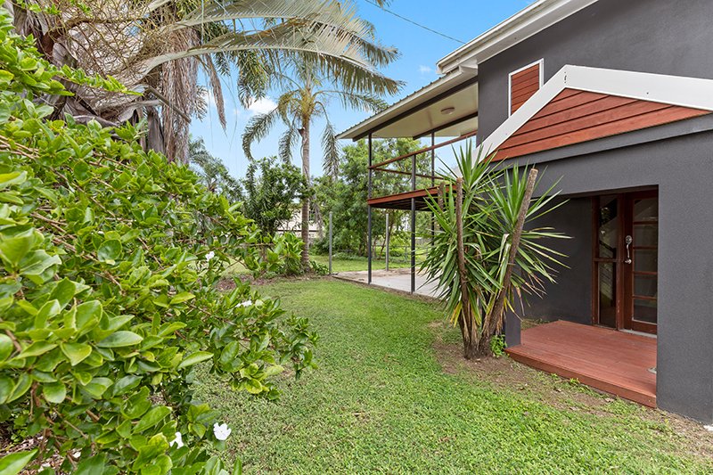 Photo - 1643 Riverway Drive, Kelso QLD 4815 - Image 2