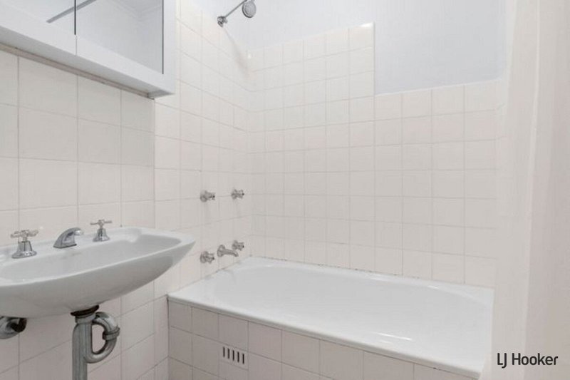 Photo - 16/45 Eggleston Crescent, Chifley ACT 2606 - Image 4
