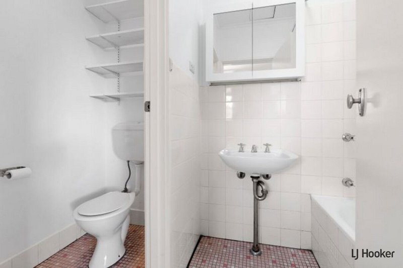 Photo - 16/45 Eggleston Crescent, Chifley ACT 2606 - Image 5