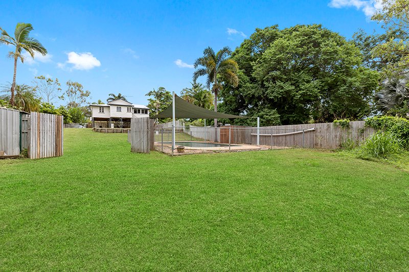 Photo - 1646 Riverway Drive, Kelso QLD 4815 - Image 3