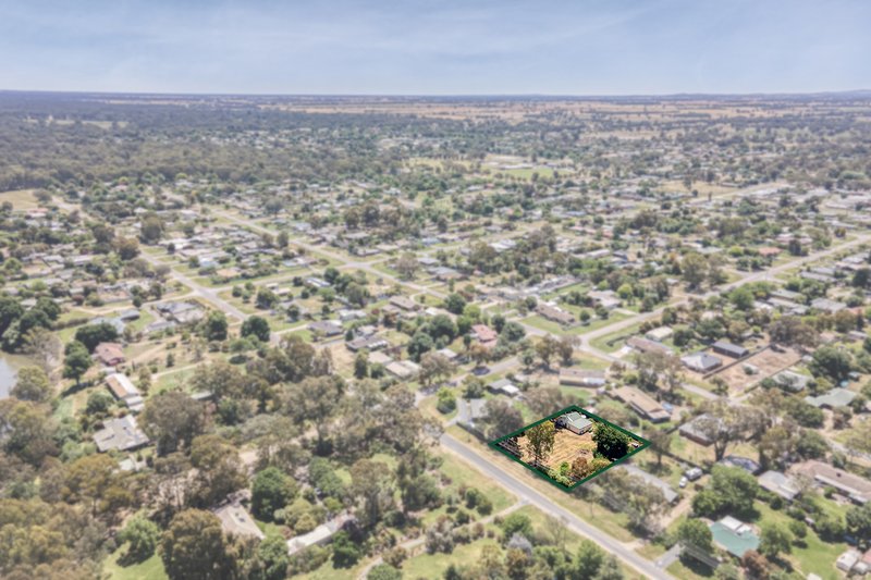 Photo - 165-167 Bank Street, Howlong NSW 2643 - Image 4