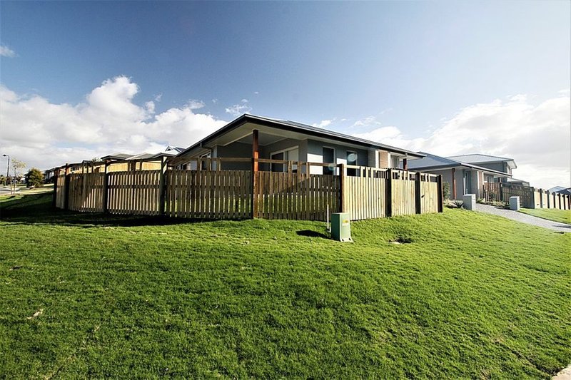 Photo - 1/65 Aspire Parade, Griffin QLD 4503 - Image 3