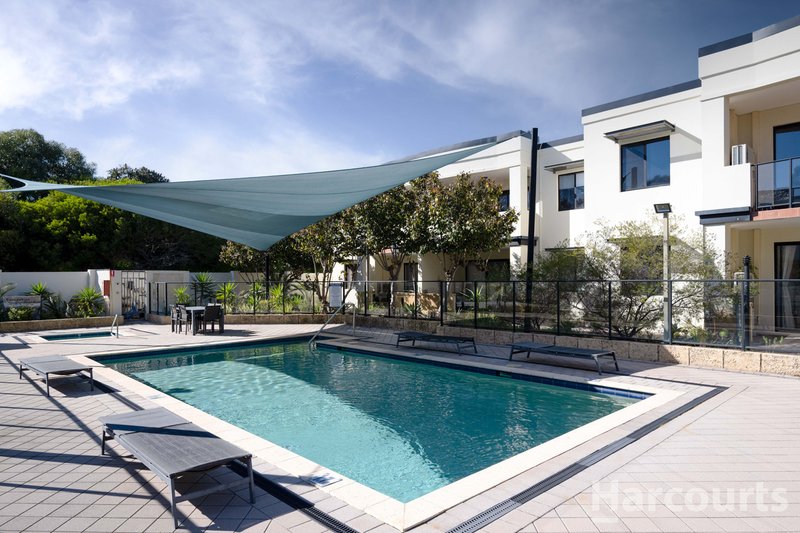 Photo - 16/5 Eastleigh Loop, Currambine WA 6028 - Image 1