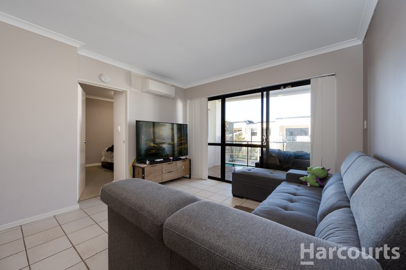 Photo - 16/5 Eastleigh Loop, Currambine WA 6028 - Image 7
