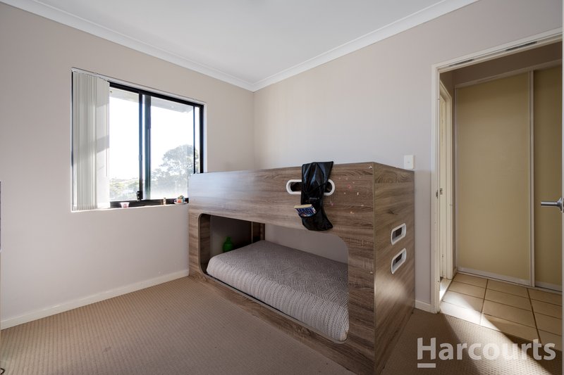 Photo - 16/5 Eastleigh Loop, Currambine WA 6028 - Image 11