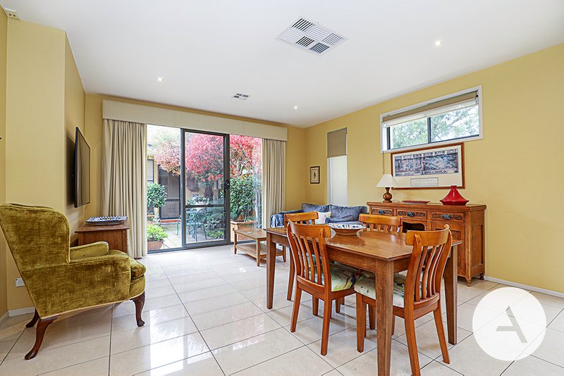 Photo - 16/5 Foxton Crescent, Fadden ACT 2904 - Image 2