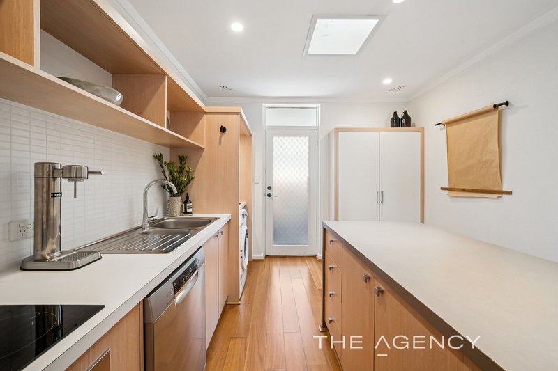 Photo - 1/65 Glenelg Street, Applecross WA 6153 - Image 15