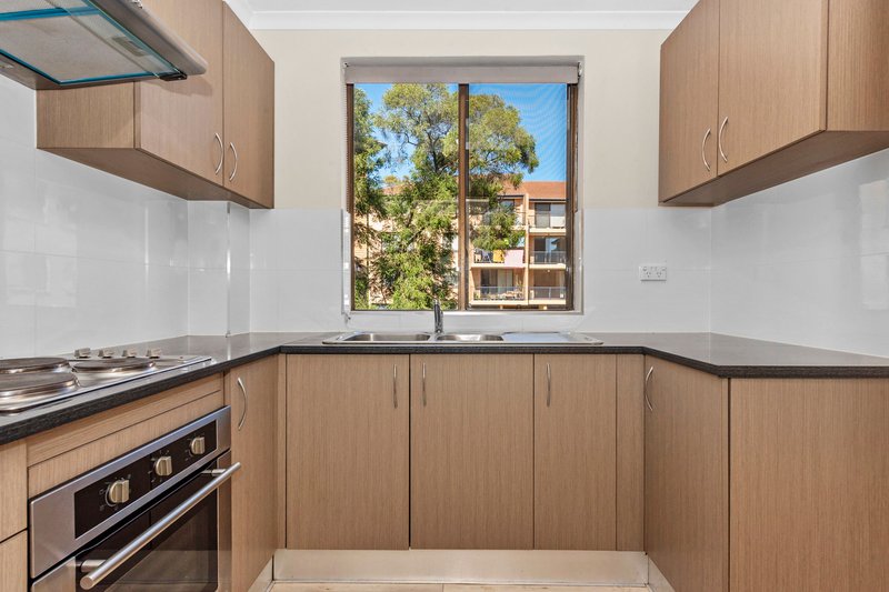 Photo - 16/5 Griffiths Street, Blacktown NSW 2148 - Image 2