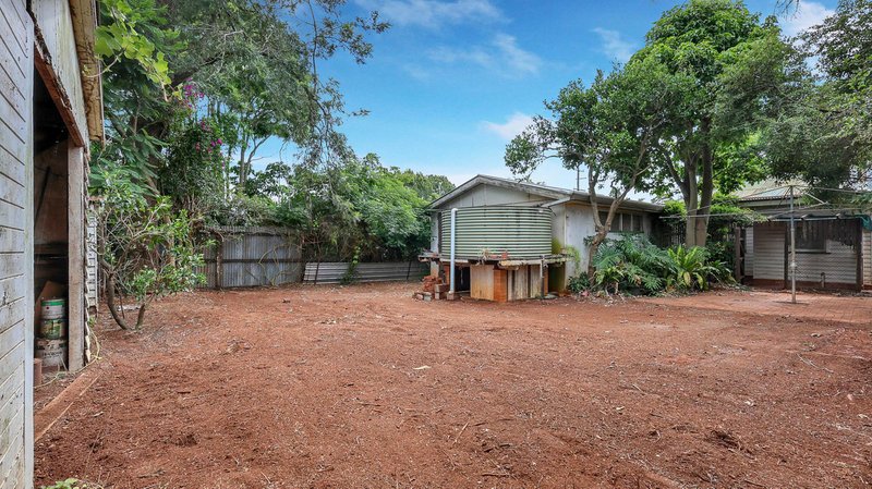 Photo - 165 Holberton Street, Newtown QLD 4350 - Image 16