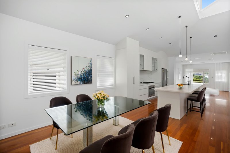 Photo - 165 Mcilwraith Avenue, Norman Park QLD 4170 - Image 1