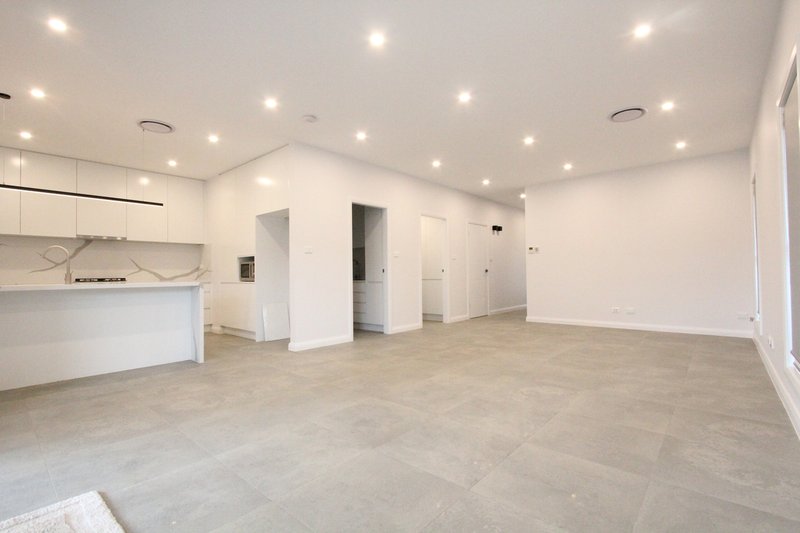Photo - 165 Memorial Avenue, Liverpool NSW 2170 - Image 4