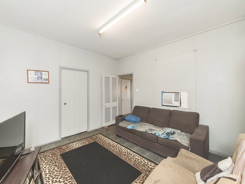 Photo - 165 Peter Street, Berserker QLD 4701 - Image 4