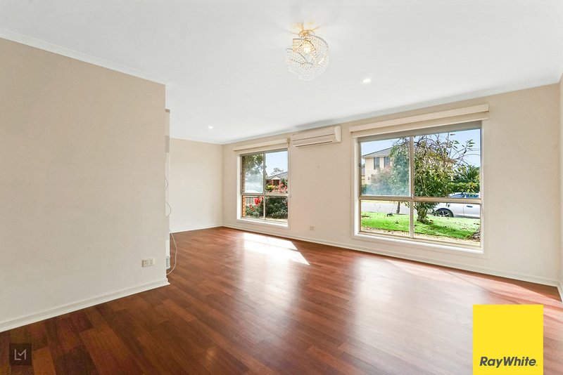 Photo - 1/65 Rowes Rd , Werribee VIC 3030 - Image 4