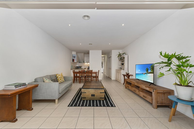 Photo - 1/65 Tarrengower Street, Yarraville VIC 3013 - Image 4