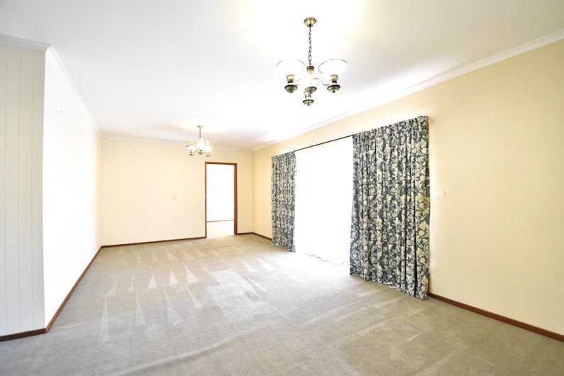 Photo - 165 Wirraway Drive, Deniliquin NSW 2710 - Image 3