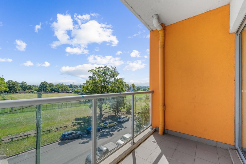 Photo - 16/50 Warby Street, Campbelltown NSW 2560 - Image 8