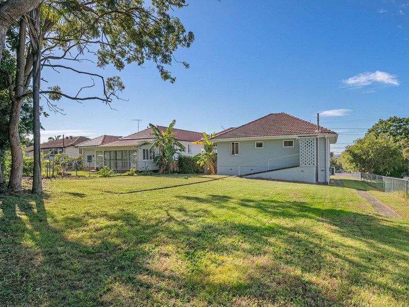 Photo - 1651 Logan Road, Upper Mount Gravatt QLD 4122 - Image 12