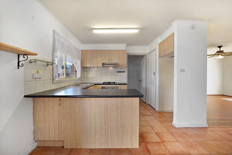 Photo - 16/52 Latham Street, Werribee VIC 3030 - Image 7