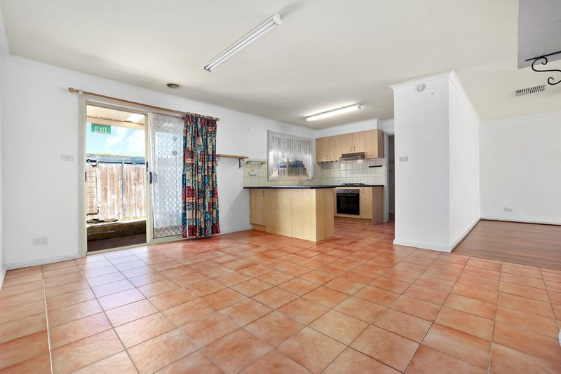 Photo - 16/52 Latham Street, Werribee VIC 3030 - Image 10