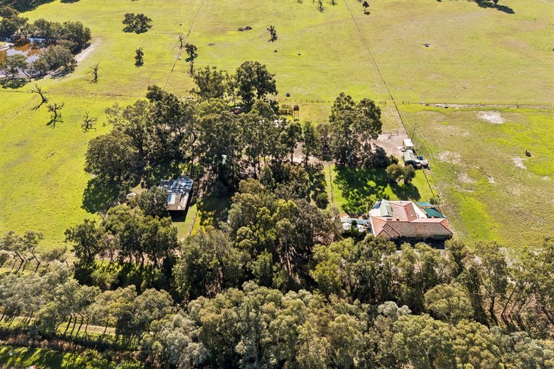 Photo - 1653 Thomas Road, Oakford WA 6121 - Image 3