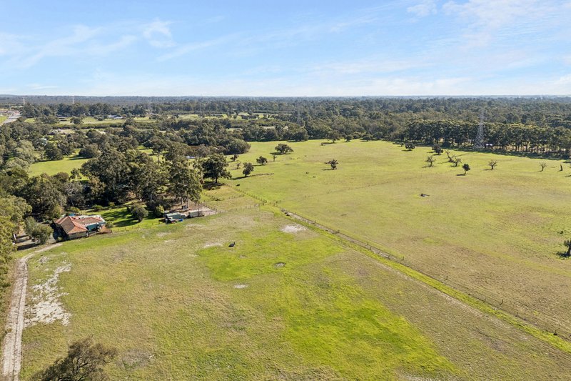 Photo - 1653 Thomas Road, Oakford WA 6121 - Image 5