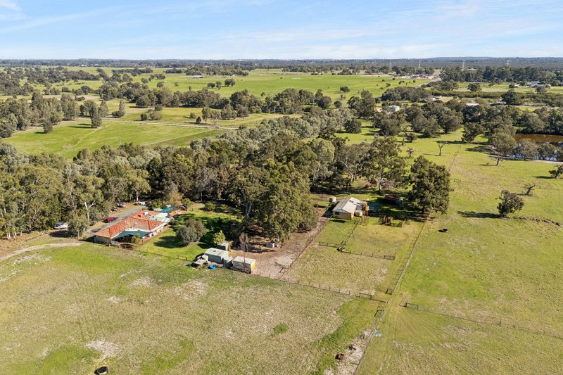 Photo - 1653 Thomas Road, Oakford WA 6121 - Image 15