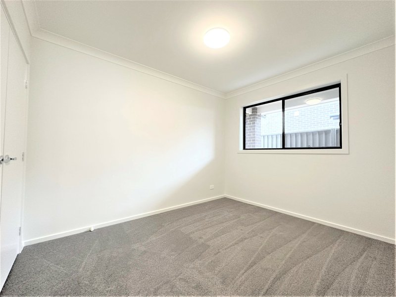 Photo - 165A Emerald Hills Boulevard, Leppington NSW 2179 - Image 5