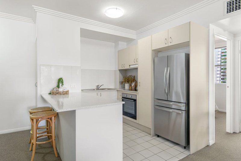 Photo - 16/6-10 Rose Street, Southport QLD 4215 - Image 4