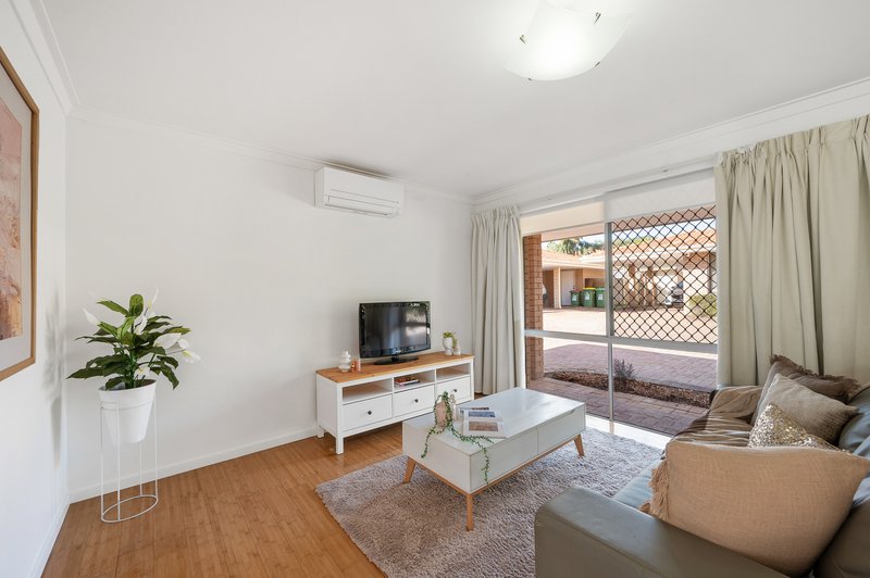 Photo - 16/6-8 Pinewood Avenue, Kardinya WA 6163 - Image 3