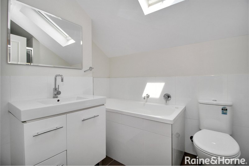 Photo - 1/66 Brisbane Street, Oxley Park NSW 2760 - Image 4