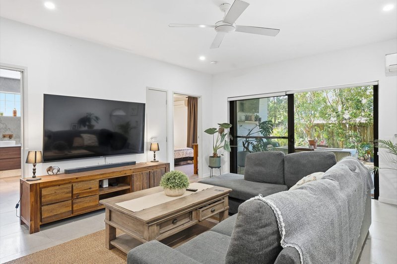 Photo - 1/66 Broughton Road, Kedron QLD 4031 - Image 3