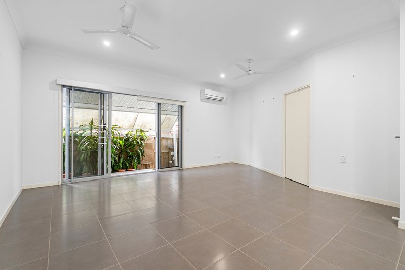 Photo - 1/66 Days Avenue, Yeronga QLD 4104 - Image 4